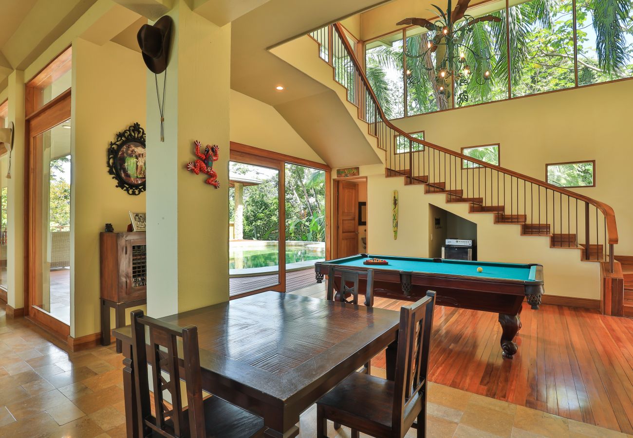 Villa in Quepos - 18 sleep with pool Private Villa