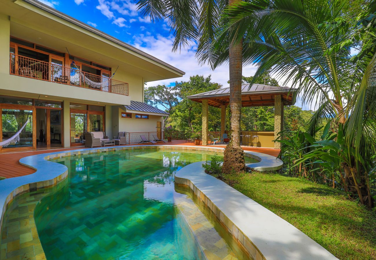 Villa in Quepos - 18 sleep with pool Private Villa