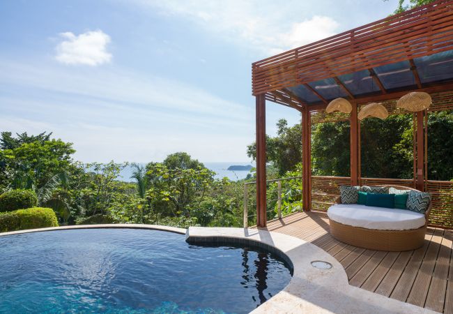 Villa in Quepos - Stunning 7 BR Villa: Manuel Antonio Sanctuary