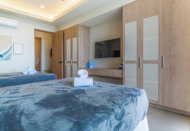 Villa in Dominical - Casa Frenchie: Luxury Oceanview Jungle Villa 12pp Villa in Dominical - Casa Frenchie: Luxury Oceanview Jungle Villa 12pp