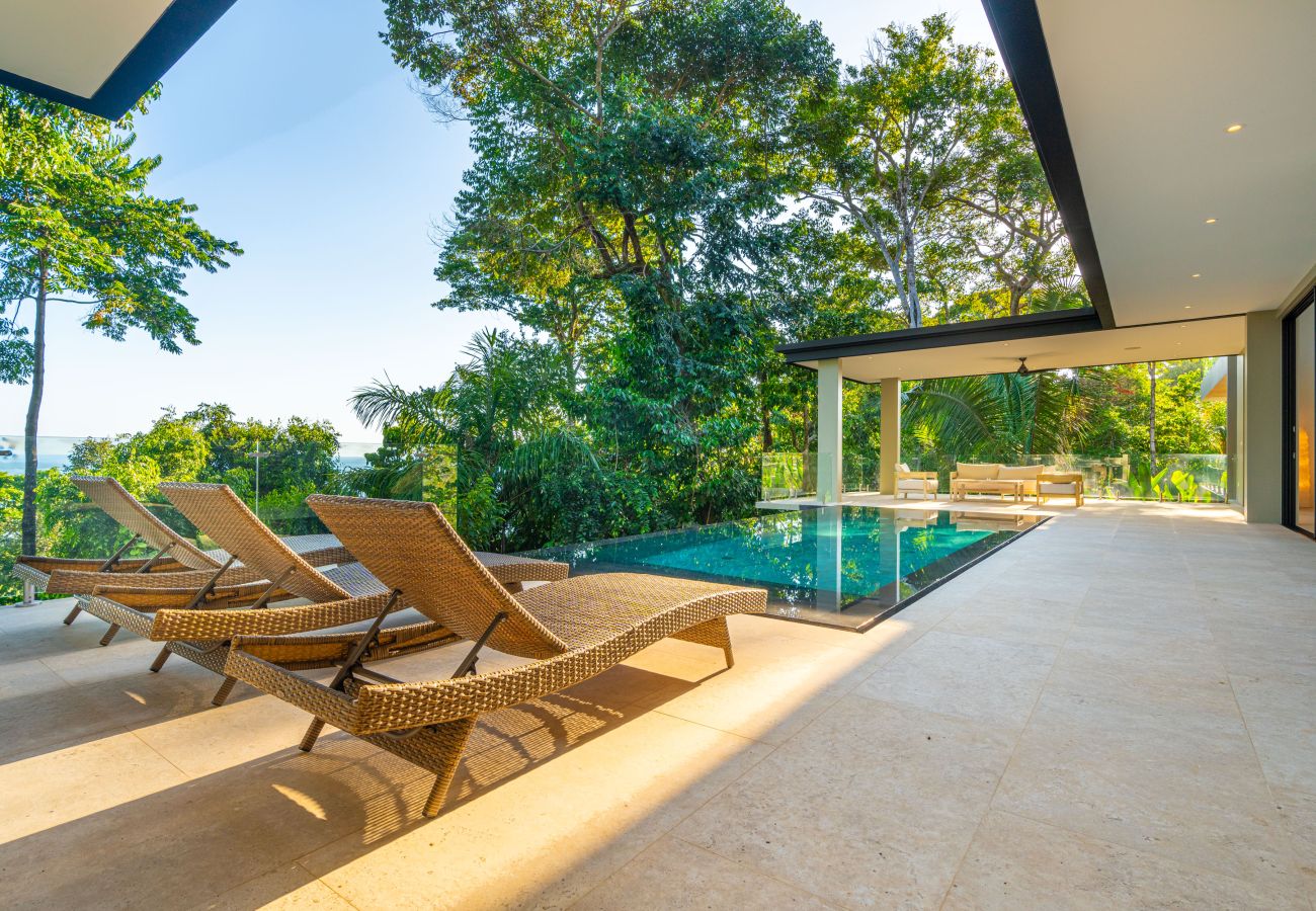Villa in Bahía Ballena - Exclusive community | Easy Access | Oceanview Pool