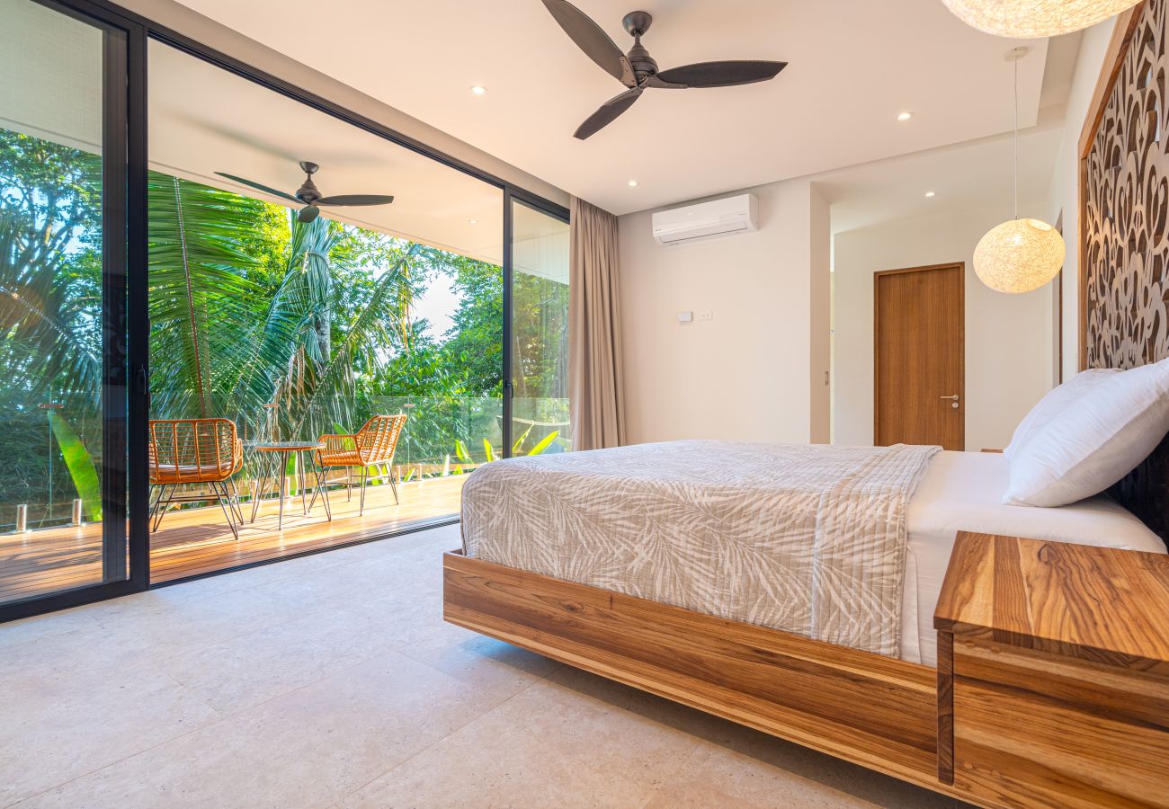 Villa in Bahía Ballena - Exclusive community | Easy Access | Oceanview Pool