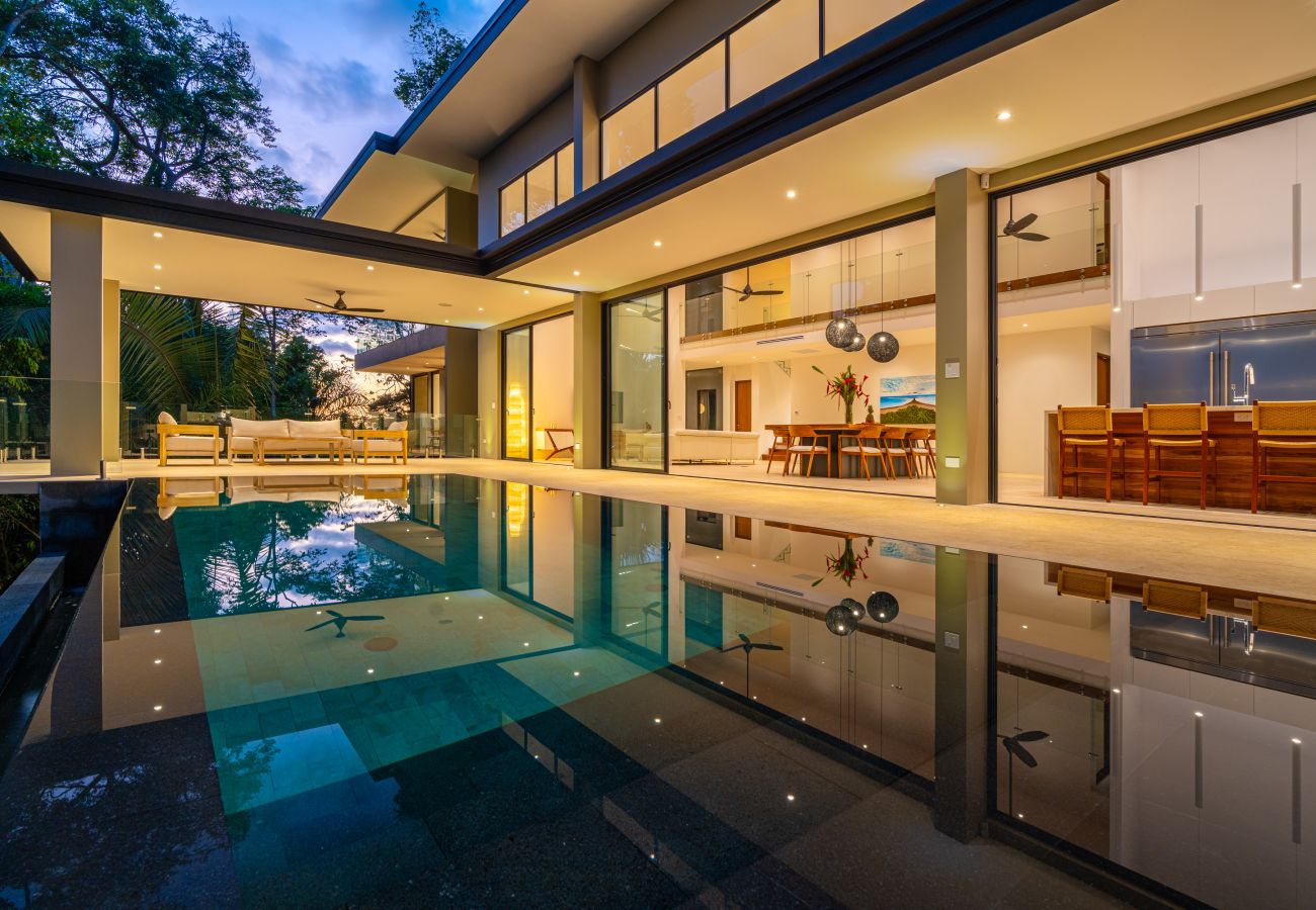 Villa in Bahía Ballena - Exclusive community | Easy Access | Oceanview Pool