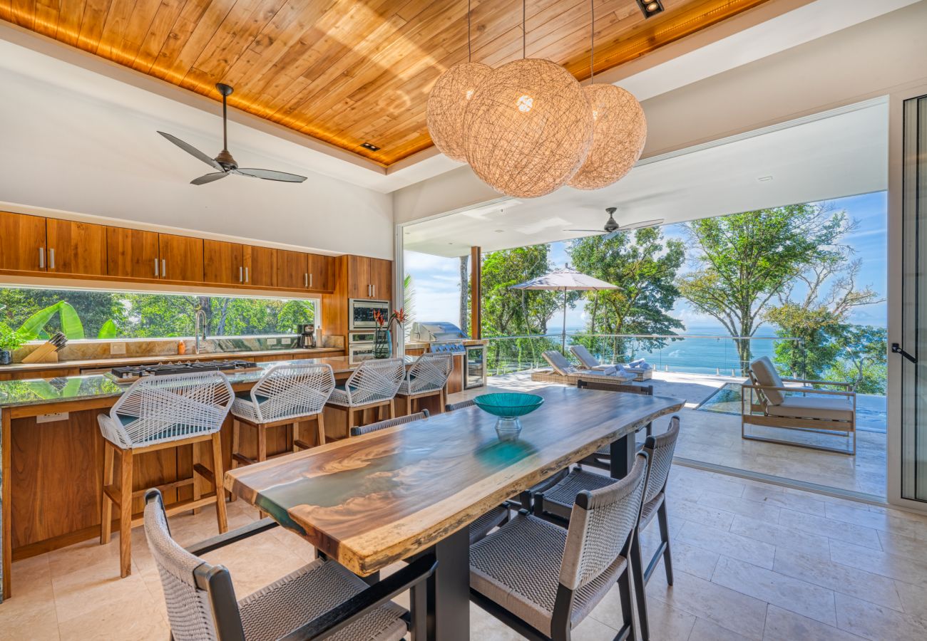 Villa in Bahía Ballena - Short Walk to Restaurants\Cafe\Bar, Saltwater Pool