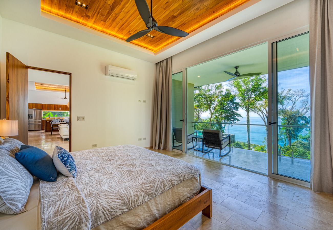 Villa in Bahía Ballena - Short Walk to Restaurants\Cafe\Bar, Saltwater Pool