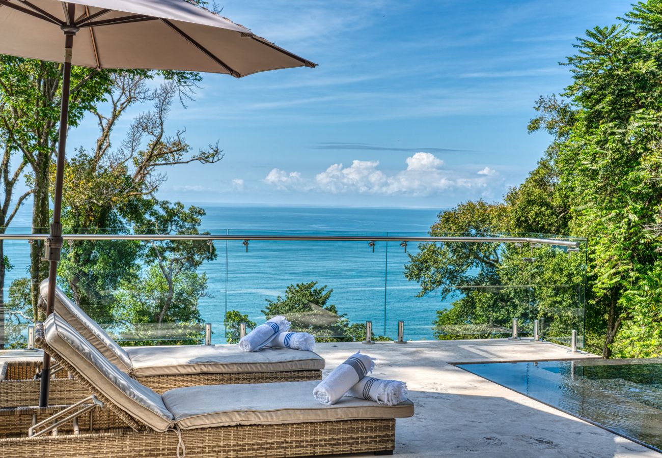 Villa in Bahía Ballena - Short Walk to Restaurants\Cafe\Bar, Saltwater Pool