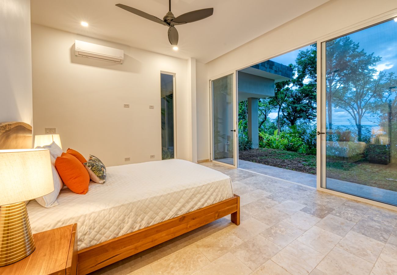 Villa in Bahía Ballena - Short Walk to Restaurants\Cafe\Bar, Saltwater Pool