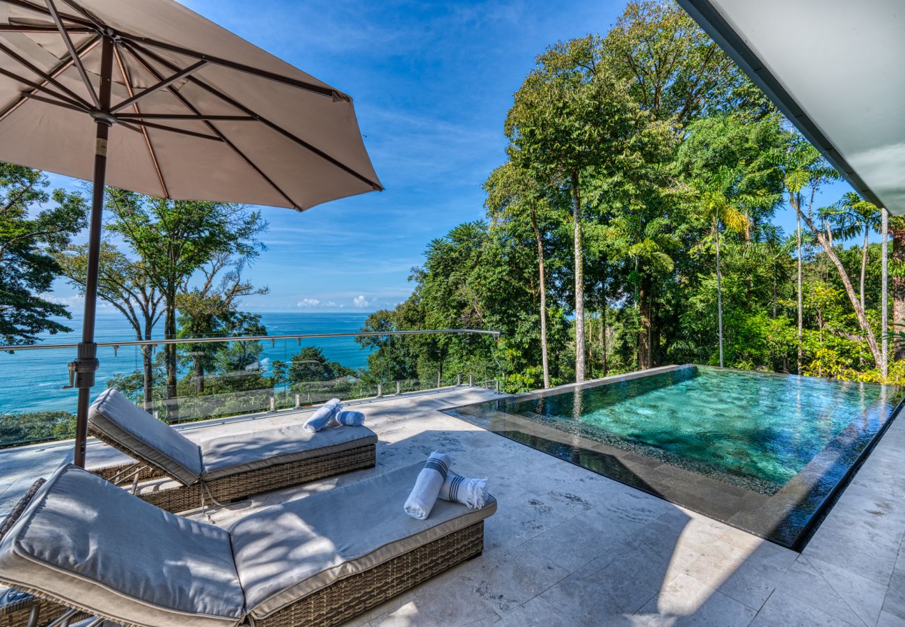 Villa in Bahía Ballena - Short Walk to Restaurants\Cafe\Bar, Saltwater Pool