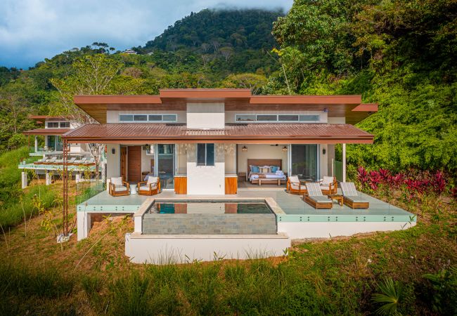 Villa in Puerto Cortés - Casa Grande del Mar - Luxury Full-Service Retreat