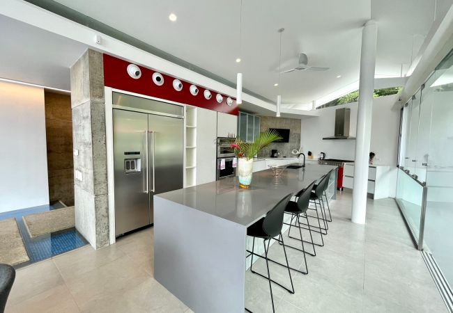 Villa in Quepos -  Stunning Oceanview Villa, Infinity Pool, Luxury Amenities and Maid Service Included Villa in Quepos -  Stunning Oceanview Villa, Infinity Pool, Luxury Amenities and Maid Service Included