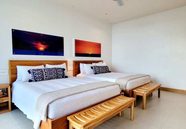 Villa in Quepos - Luxury in the Heart of Manuel Antonio Villa in Quepos - Luxury in the Heart of Manuel Antonio