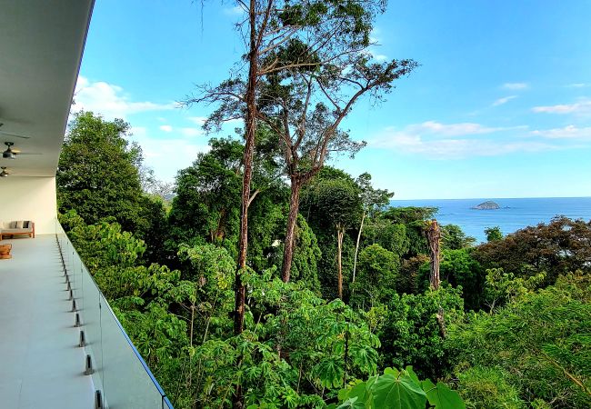 Villa in Quepos - Luxury in the Heart of Manuel Antonio Villa in Quepos - Luxury in the Heart of Manuel Antonio