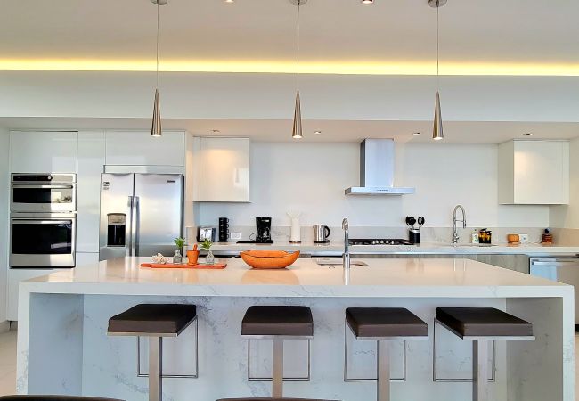 Villa in Quepos - Luxury in the Heart of Manuel Antonio Villa in Quepos - Luxury in the Heart of Manuel Antonio