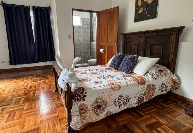 Villa in Quepos - Luxurious Oceanview Villa, Just a 10-Minute Walk to the Beach Villa in Quepos - Luxurious Oceanview Villa, Just a 10-Minute Walk to the Beach