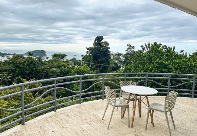 Villa in Quepos - Luxurious Oceanview Villa, Just a 10-Minute Walk to the Beach Villa in Quepos - Luxurious Oceanview Villa, Just a 10-Minute Walk to the Beach