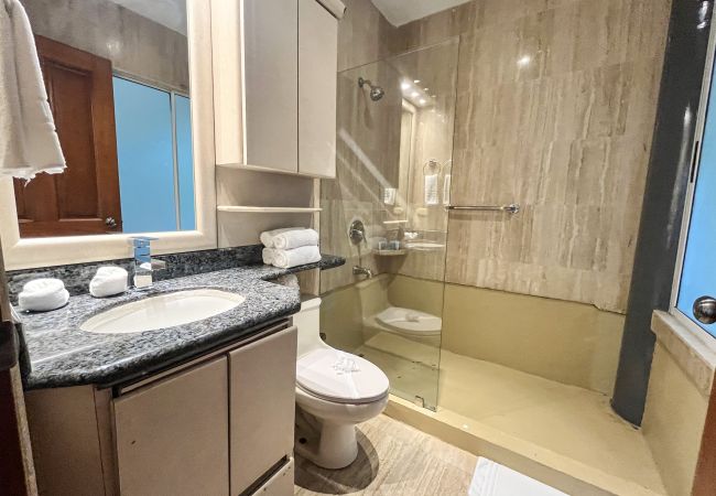 Villa in Quepos - Luxurious Oceanview Villa, Just a 10-Minute Walk to the Beach Villa in Quepos - Luxurious Oceanview Villa, Just a 10-Minute Walk to the Beach