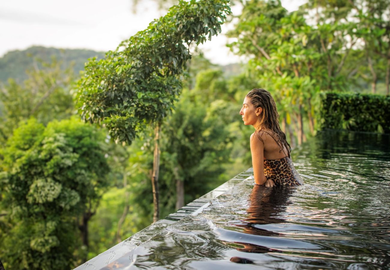 Villa in Santa Teresa - Casa Nalani – Luxury Villa with Semi-Olympic Saltwater Infinity Pool in Santa Teresa, Costa Rica