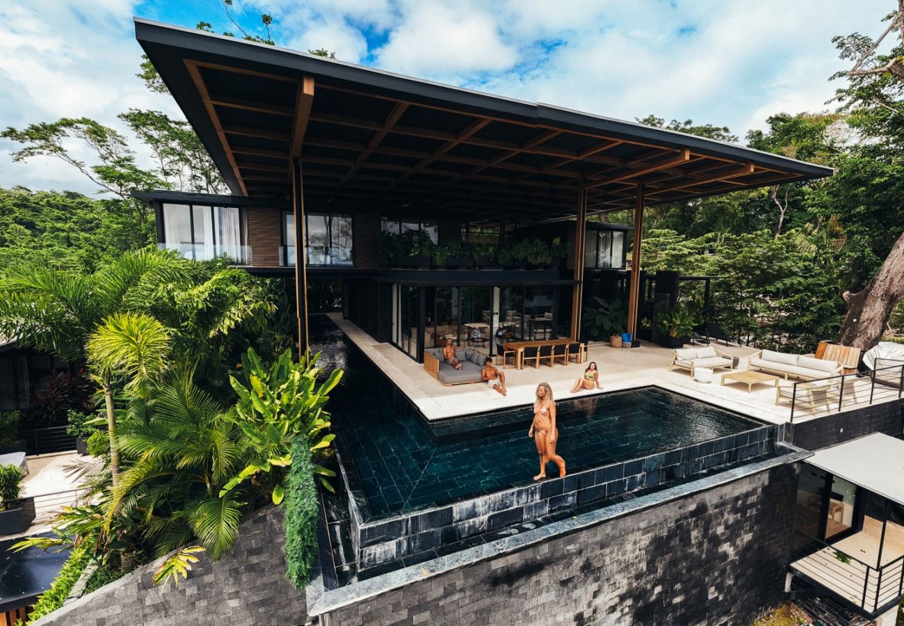 Villa in Santa Teresa - Casa Nalani – Luxury Villa with Semi-Olympic Saltwater Infinity Pool in Santa Teresa, Costa Rica