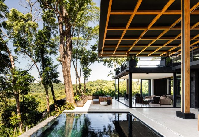 Villa in Santa Teresa - Exclusive 10-Bedroom Retreat with Semi-Olympic Saltwater Infinity Lap Pool and Direct Beach Access in Santa Teresa, Costa Rica Villa in Santa Teresa - Exclusive 10-Bedroom Retreat with Semi-Olympic Saltwater Infinity Lap Pool and Direct Beach Access in Santa Teresa, Costa Rica