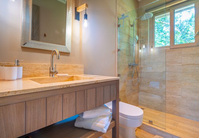 Villa in Uvita - Waves as Your Companion: Beachfront Elegance Villa in Uvita - Waves as Your Companion: Beachfront Elegance