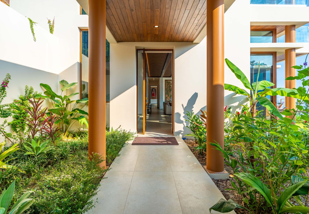Villa in Dominical - Casa Bella Vina – Luxury Villa Near Beach & Town