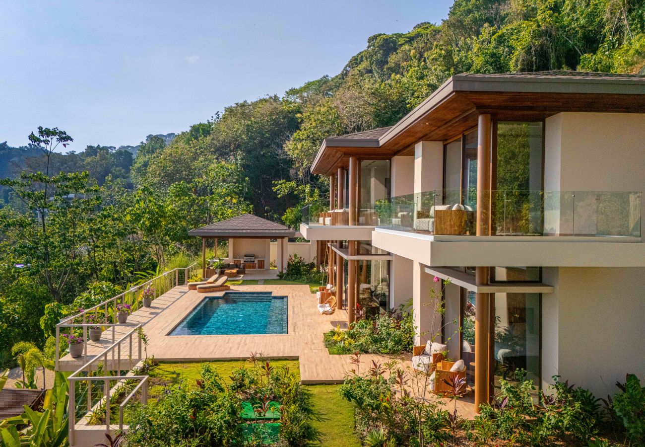 Villa in Dominical - Casa Bella Vina – Luxury Villa Near Beach & Town