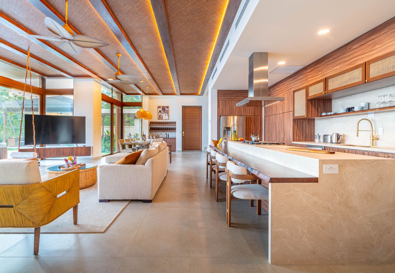 Villa in Dominical - Casa Bella Vina – Luxury Villa Near Beach & Town