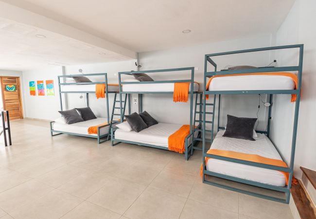Villa in Quepos - Luxury Villa with Ocean Views, Conference Room & Accessibility-Optimized Layout – Ideal for Corporate Retreats & Celebrations Villa in Quepos - Luxury Villa with Ocean Views, Conference Room & Accessibility-Optimized Layout – Ideal for Corporate Retreats & Celebrations