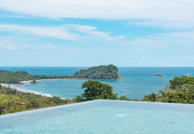 Villa in Quepos - Luxury Villa with Ocean Views, Conference Room & Accessibility-Optimized Layout – Ideal for Corporate Retreats & Celebrations Villa in Quepos - Luxury Villa with Ocean Views, Conference Room & Accessibility-Optimized Layout – Ideal for Corporate Retreats & Celebrations