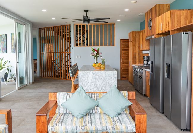 Villa in Quepos - Luxury Villa with Ocean Views, Conference Room & Accessibility-Optimized Layout – Ideal for Corporate Retreats & Celebrations Villa in Quepos - Luxury Villa with Ocean Views, Conference Room & Accessibility-Optimized Layout – Ideal for Corporate Retreats & Celebrations