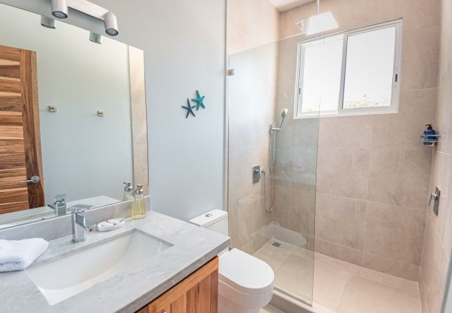 Villa in Quepos - Luxury Villa with Ocean Views, Conference Room & Accessibility-Optimized Layout – Ideal for Corporate Retreats & Celebrations Villa in Quepos - Luxury Villa with Ocean Views, Conference Room & Accessibility-Optimized Layout – Ideal for Corporate Retreats & Celebrations