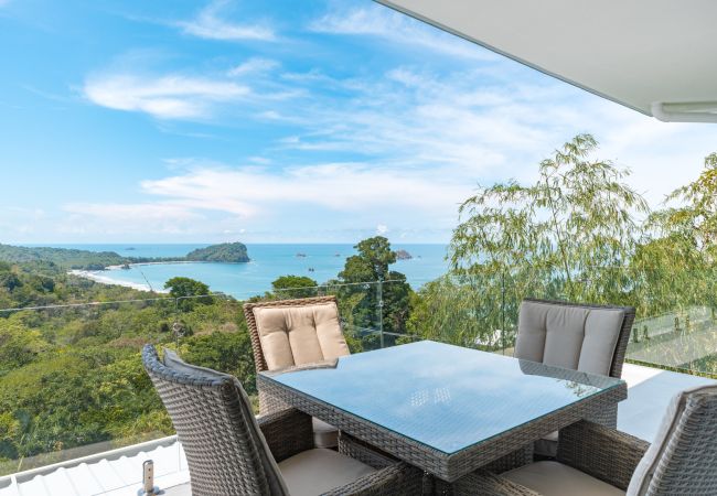 Villa in Quepos - Luxury Villa with Ocean Views, Conference Room & Accessibility-Optimized Layout – Ideal for Corporate Retreats & Celebrations Villa in Quepos - Luxury Villa with Ocean Views, Conference Room & Accessibility-Optimized Layout – Ideal for Corporate Retreats & Celebrations