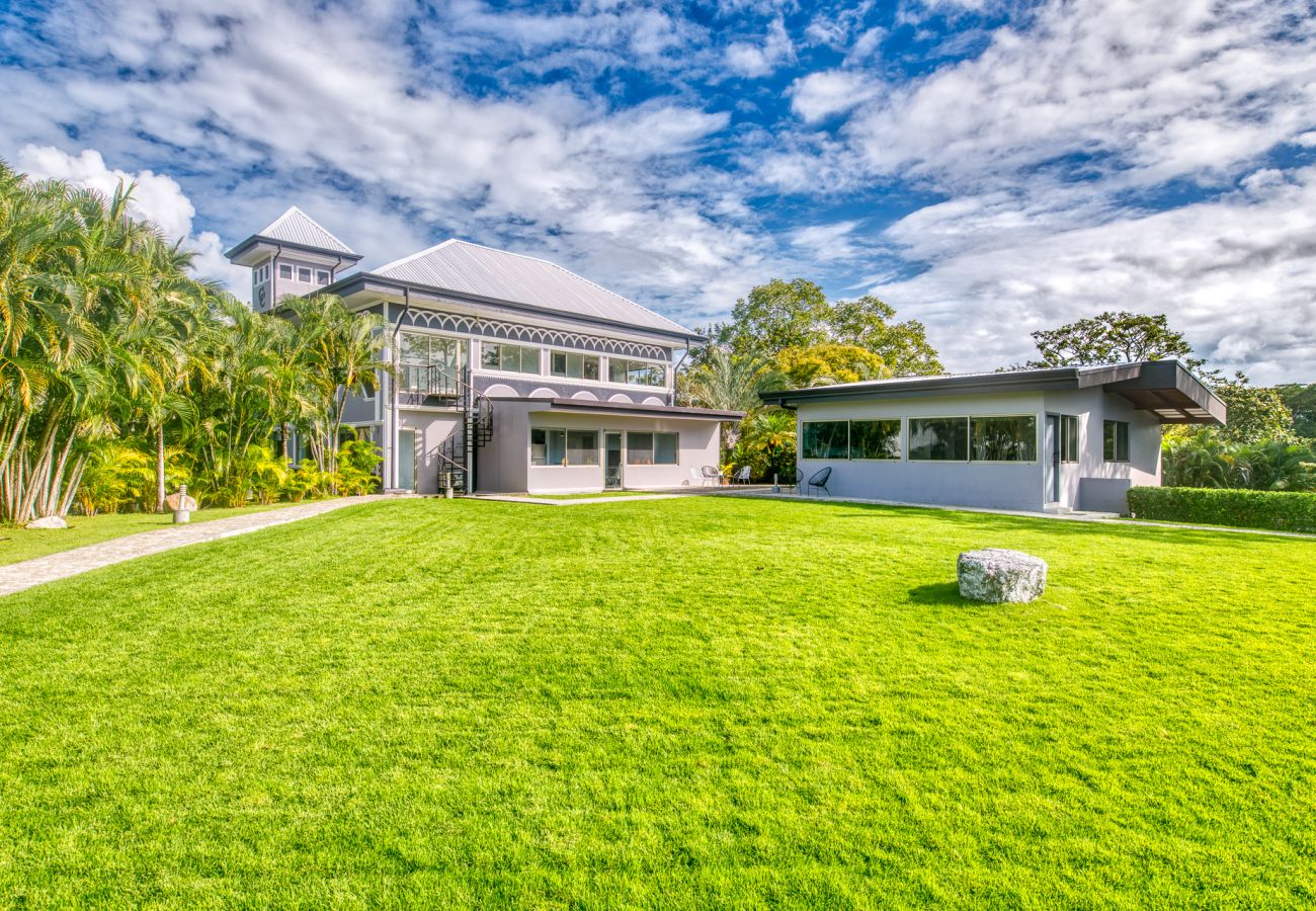 Villa in Nosara - Luxury 15BR Ocean View Estate in Nosara | Ideal for Retreats, Weddings & Corporate Events
