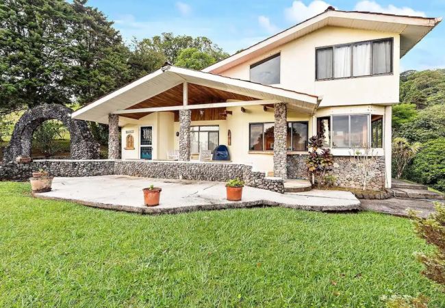 Villa in Arenal - Lake Arenal Villas with Hot Tub, Chef, Yoga Deck, Retreats, Weddings Villa in Arenal - Lake Arenal Villas with Hot Tub, Chef, Yoga Deck, Retreats, Weddings