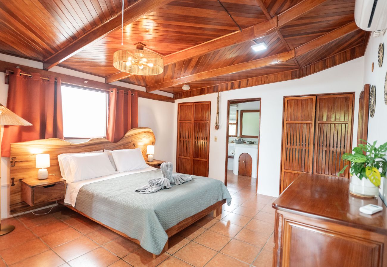 Villa in Arenal - Lake Arenal Villas with Hot Tub, Chef, Yoga Deck, Retreats, Weddings