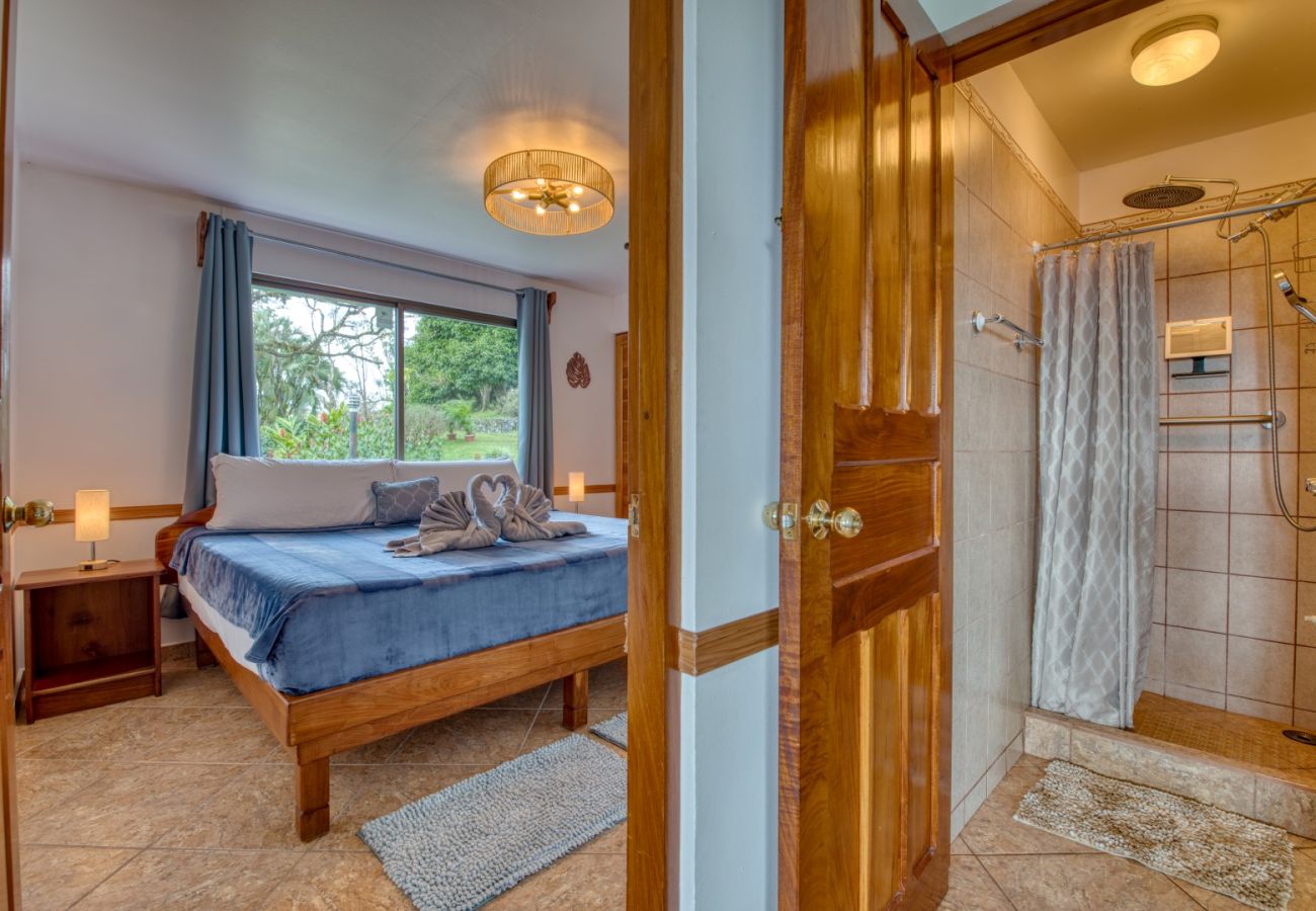 Villa in Arenal - Lake Arenal Villas with Hot Tub, Chef, Yoga Deck, Retreats, Weddings