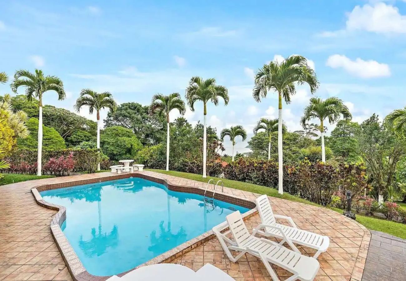 Villa in Arenal - Lake Arenal Villas with Hot Tub, Chef, Yoga Deck, Retreats, Weddings