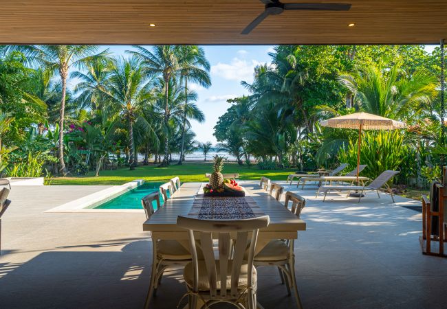 Villa in Parrita - Casa Assinie Beachfront Home with Private Ocean Access