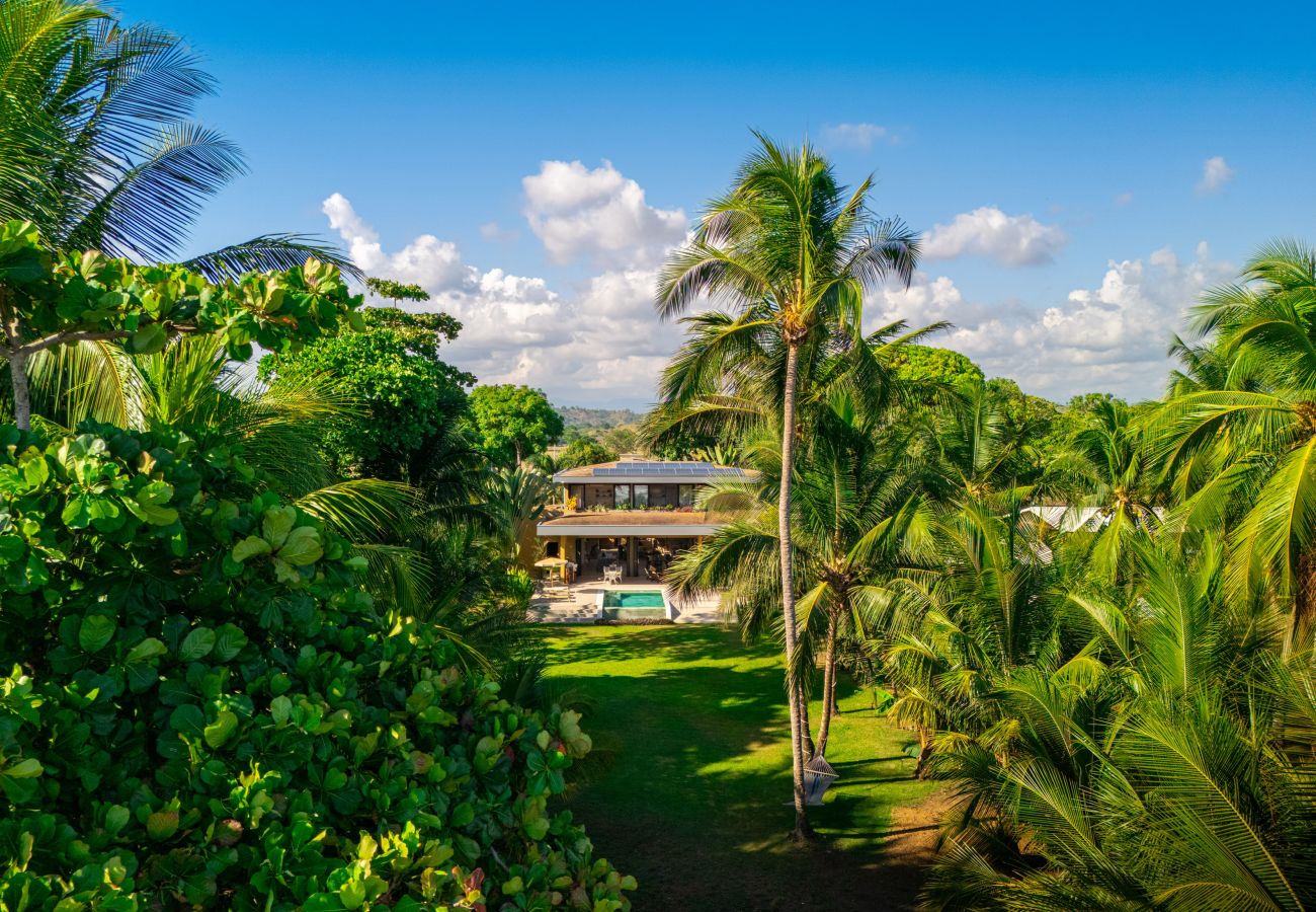 Villa in Parrita - Casa Assinie Beachfront Home with Private Ocean Access