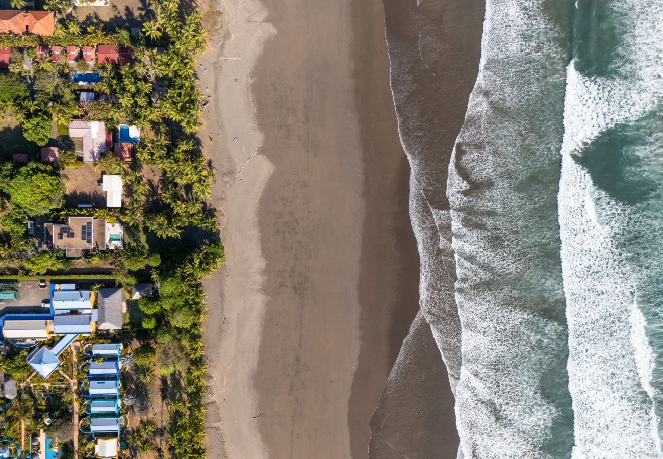 Villa in Parrita - Casa Assinie Beachfront Home with Private Ocean Access