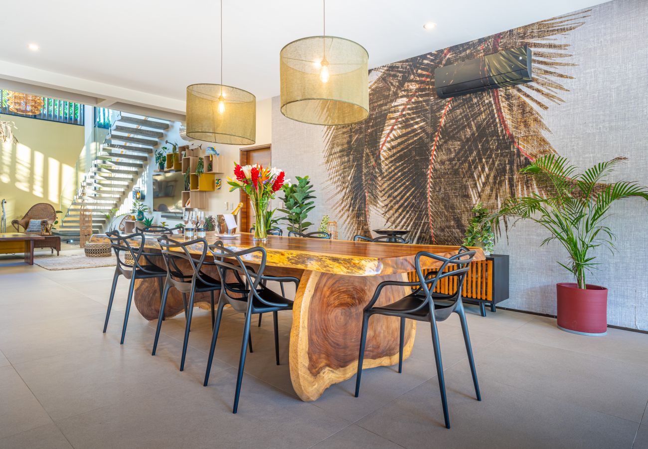 Villa in Parrita - Casa Assinie Beachfront Home with Private Ocean Access