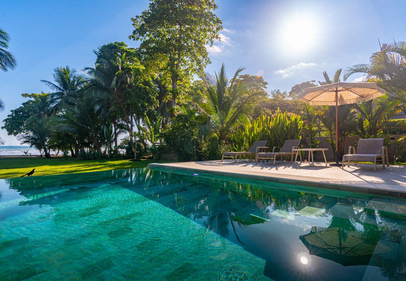 Villa in Parrita - Casa Assinie Beachfront Home with Private Ocean Access