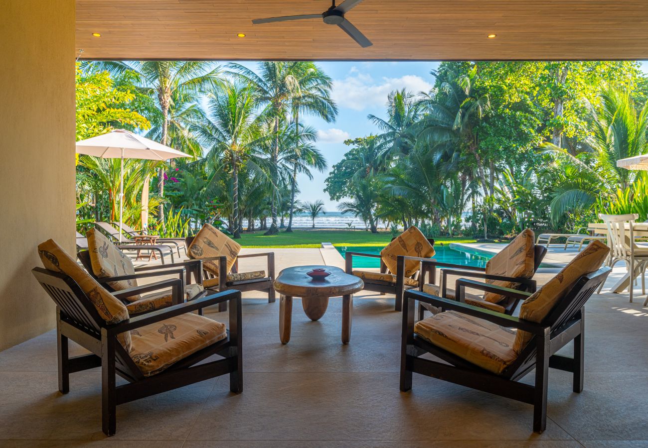 Villa in Parrita - Casa Assinie Beachfront Home with Private Ocean Access