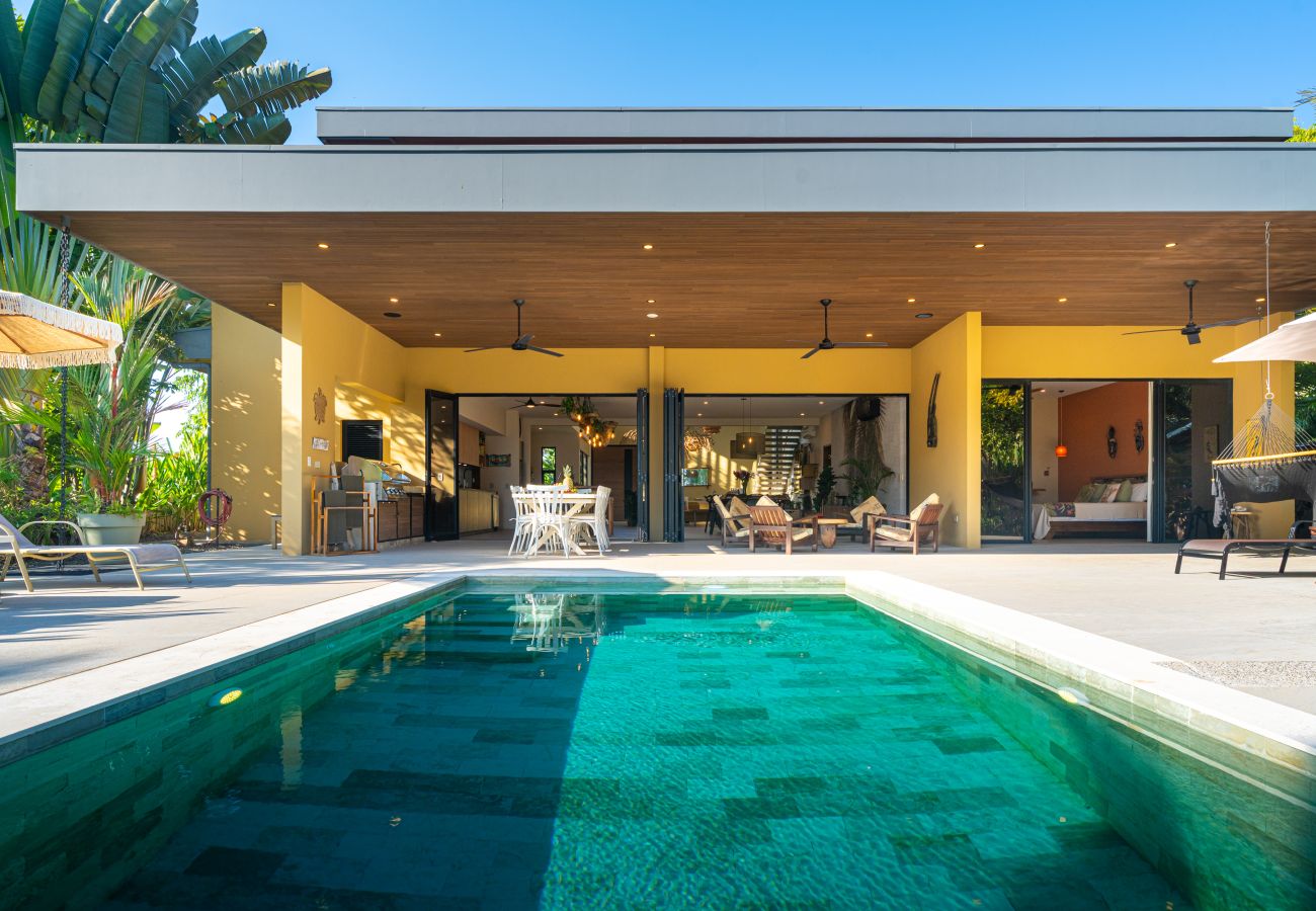 Villa in Parrita - Casa Assinie Beachfront Home with Private Ocean Access