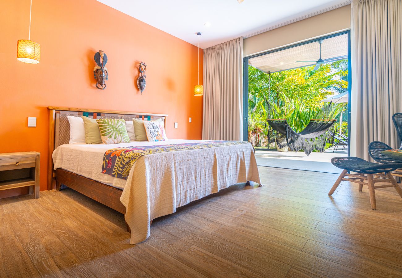 Villa in Parrita - Casa Assinie Beachfront Home with Private Ocean Access