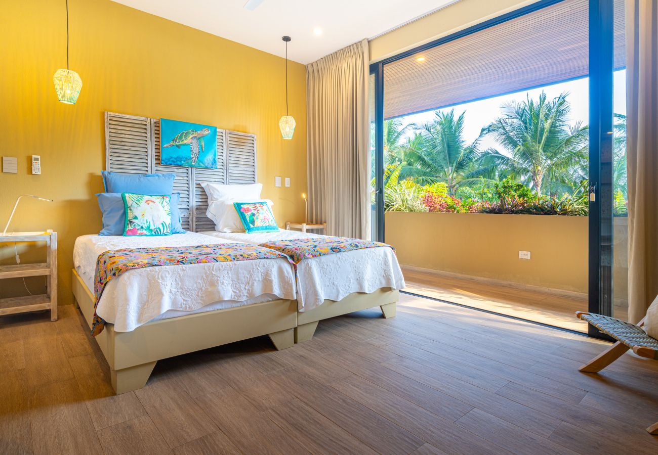 Villa in Parrita - Casa Assinie Beachfront Home with Private Ocean Access