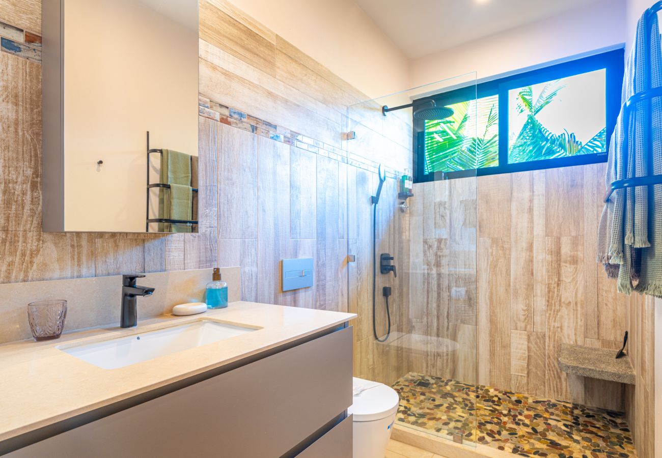 Villa in Parrita - Casa Assinie Beachfront Home with Private Ocean Access