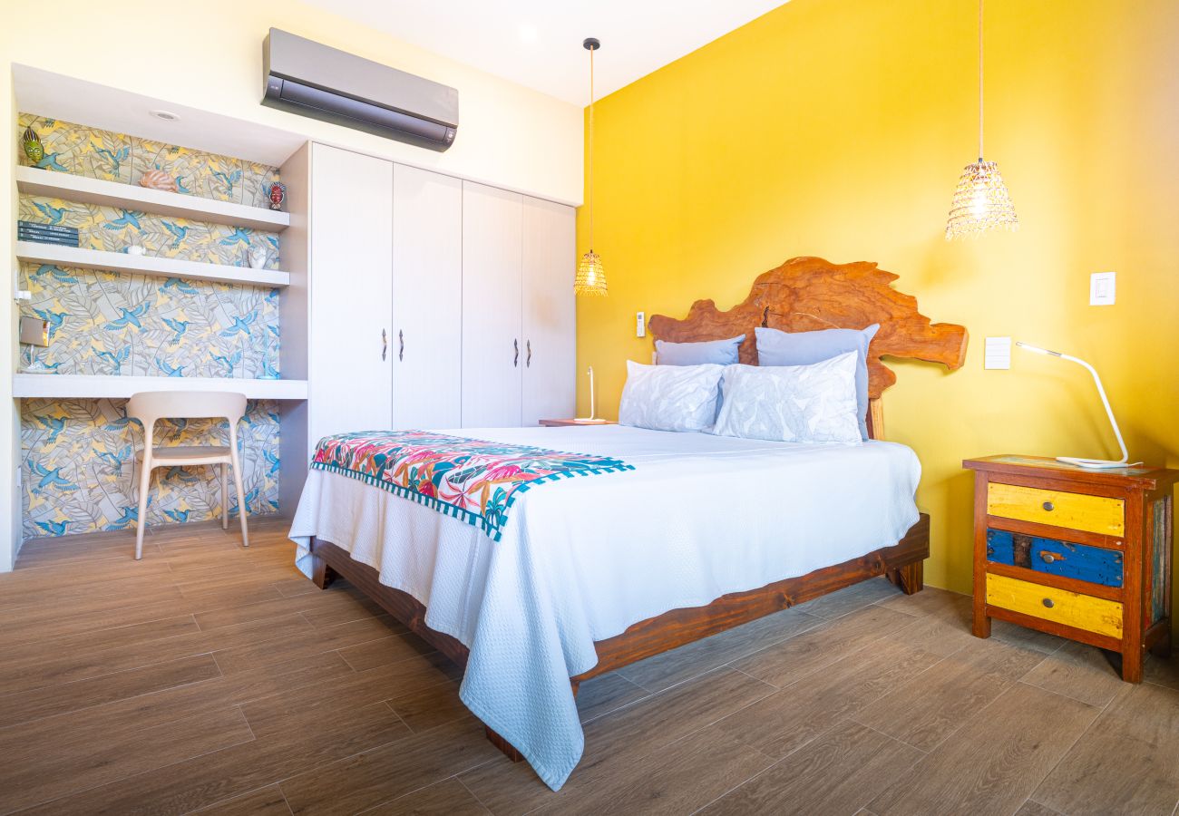 Villa in Parrita - Casa Assinie Beachfront Home with Private Ocean Access