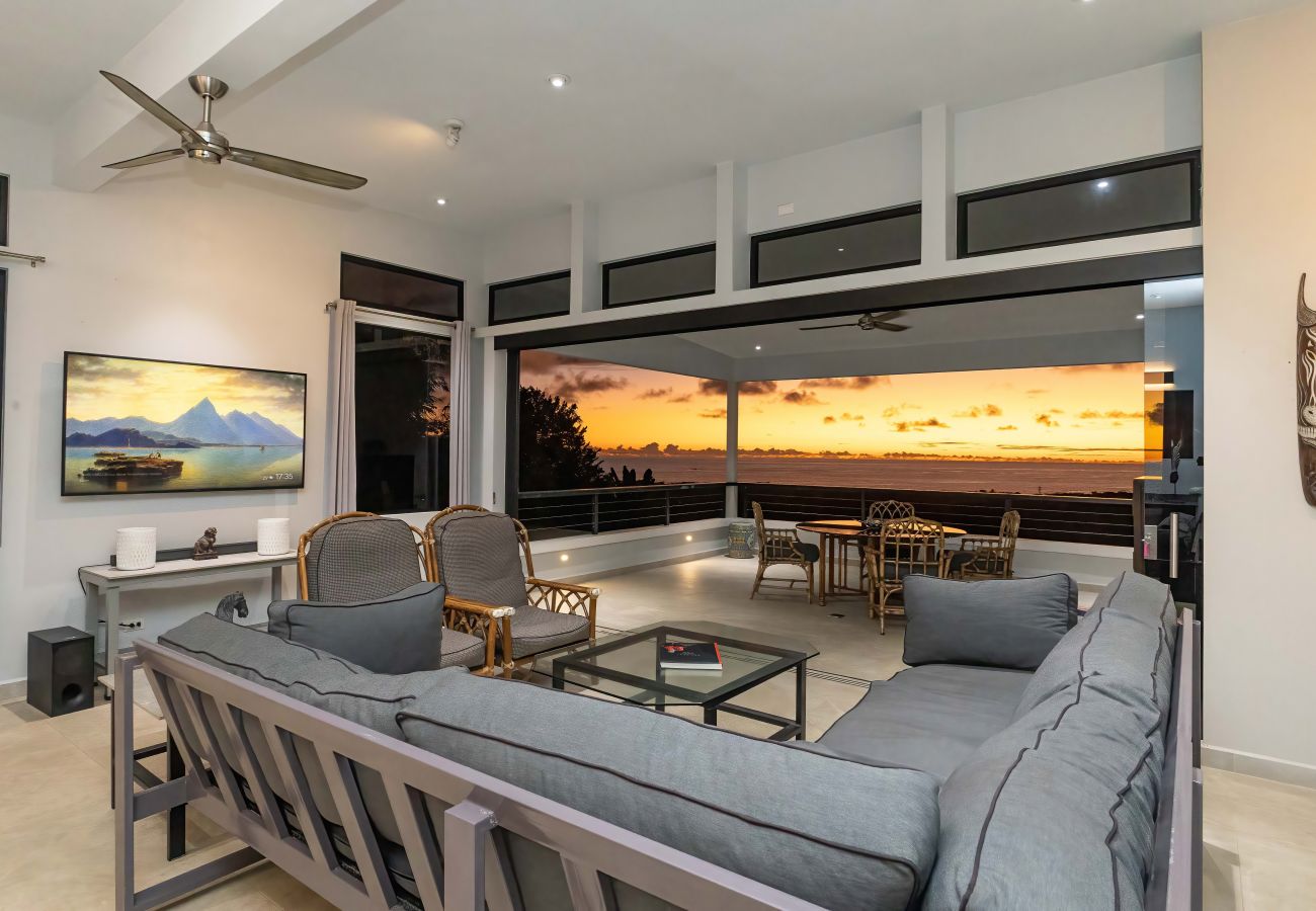 Villa in Uvita - Spacious Oceanview Retreat with Pool, Hot Tub & Game Room - Villa Cielo Azul