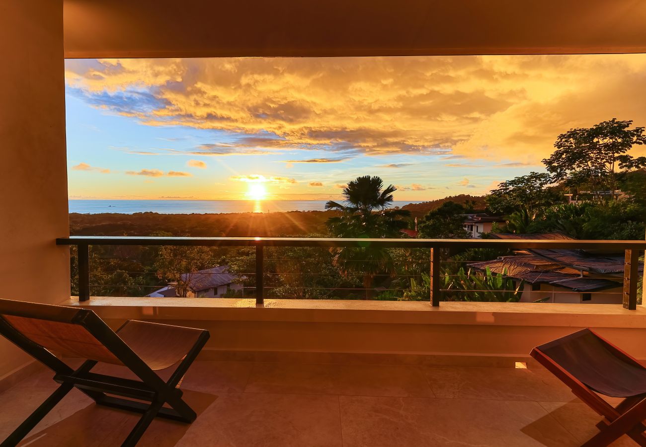 Villa in Uvita - Spacious Oceanview Retreat with Pool, Hot Tub & Game Room - Villa Cielo Azul